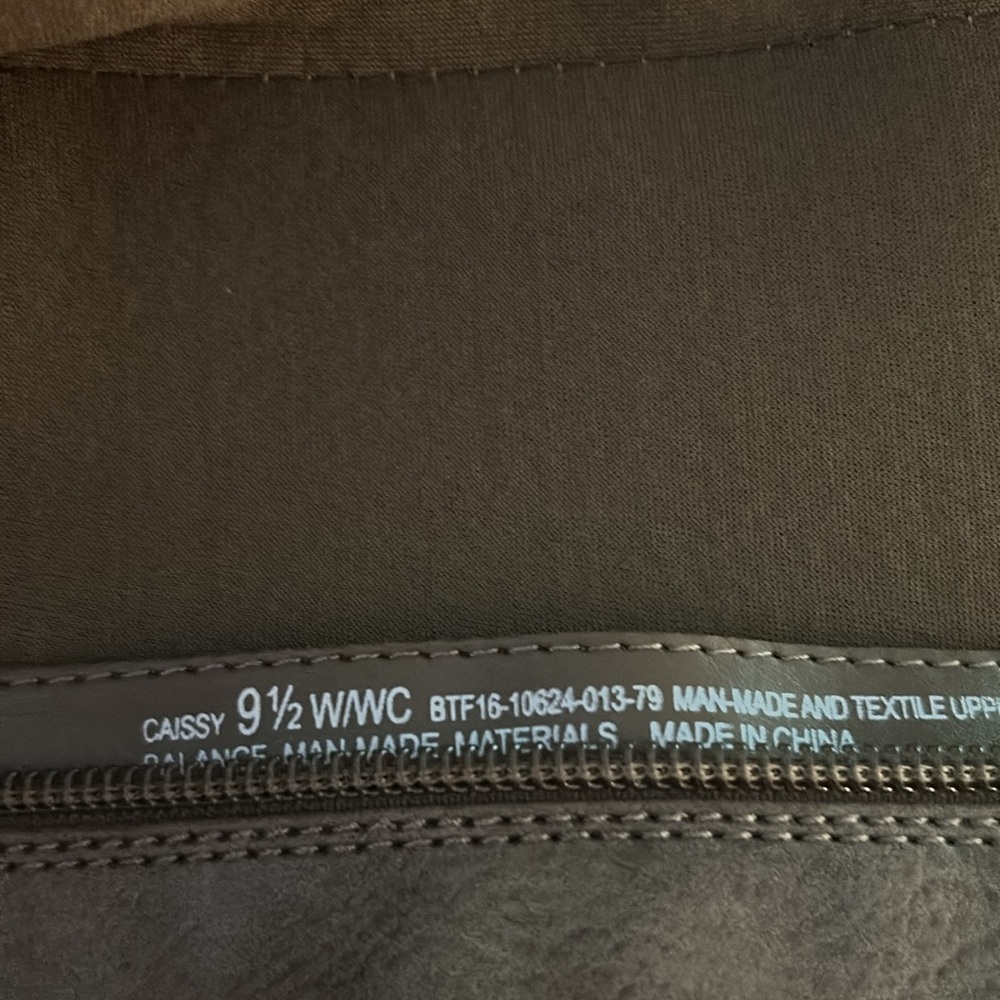 Worn Once! New Condition! No Scratches Or Anythin… - image 6